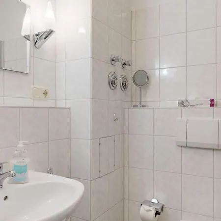 Appartementhaus Binzer Sterne 44 * Binz